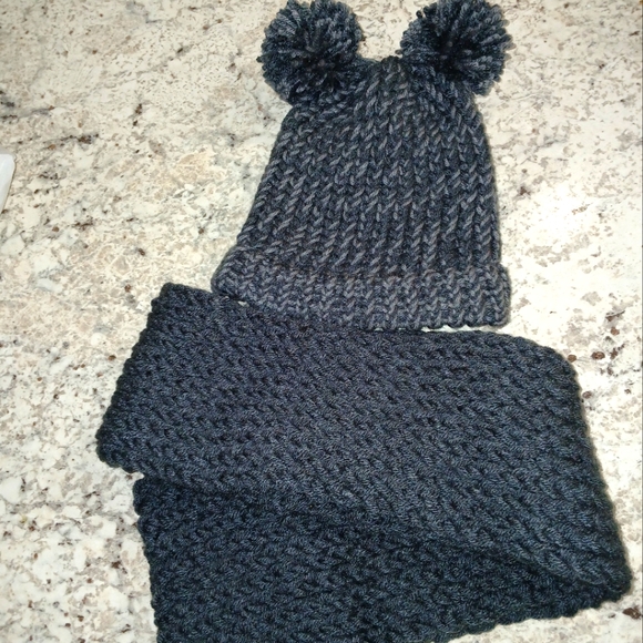 Handmade Crochet Infant/ Toddler Hat & Scarf Set - Picture 1 of 5